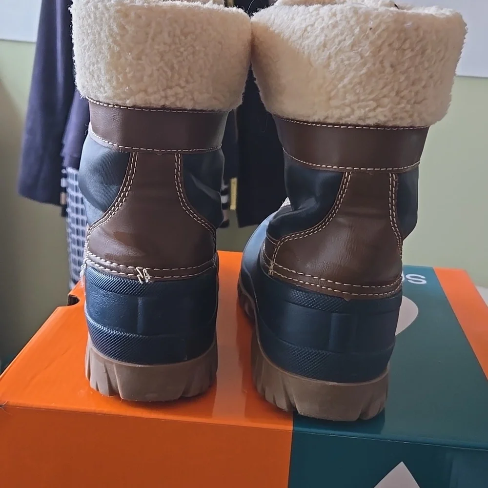 Storm By Cougar Waterproof Boots - Picture 4 of 9